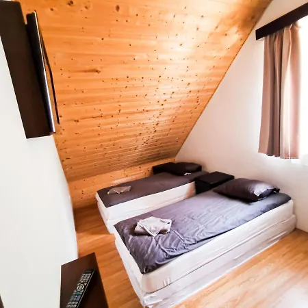 Bed & Breakfast Greenfield Panzio Kisoroszi