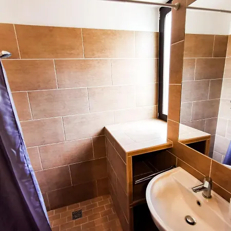 Greenfield Panzio 3*