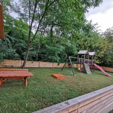 Greenfield Panzio Bed & Breakfast Kisoroszi
